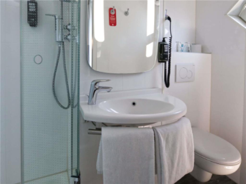 Ibis Koeln Centrum Bilik gambar